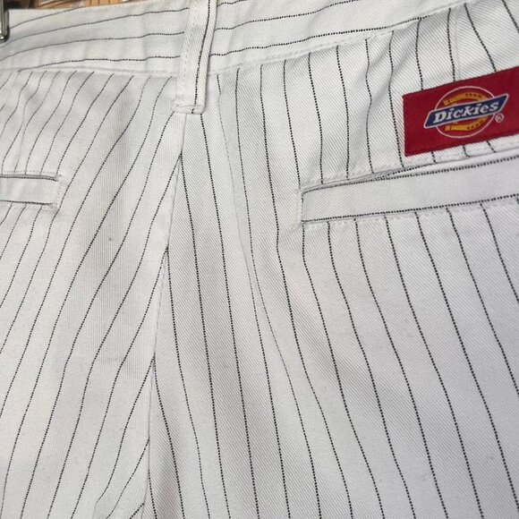 Lowrise Dickies white pinstripe trousers with zipper closure and back pockets - Picture 5 of 5